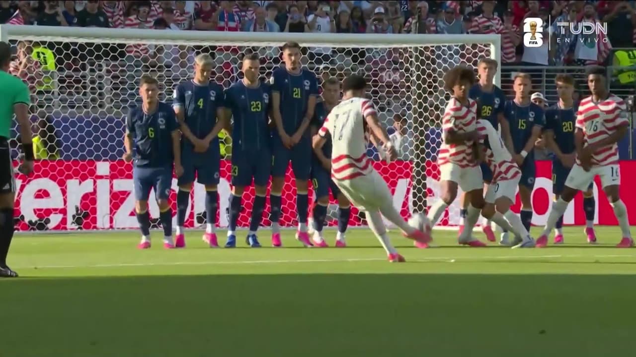 ¡Golazo de Estados Unidos desde el tiro libre vs. Bosnia en el Mundial 2026!
