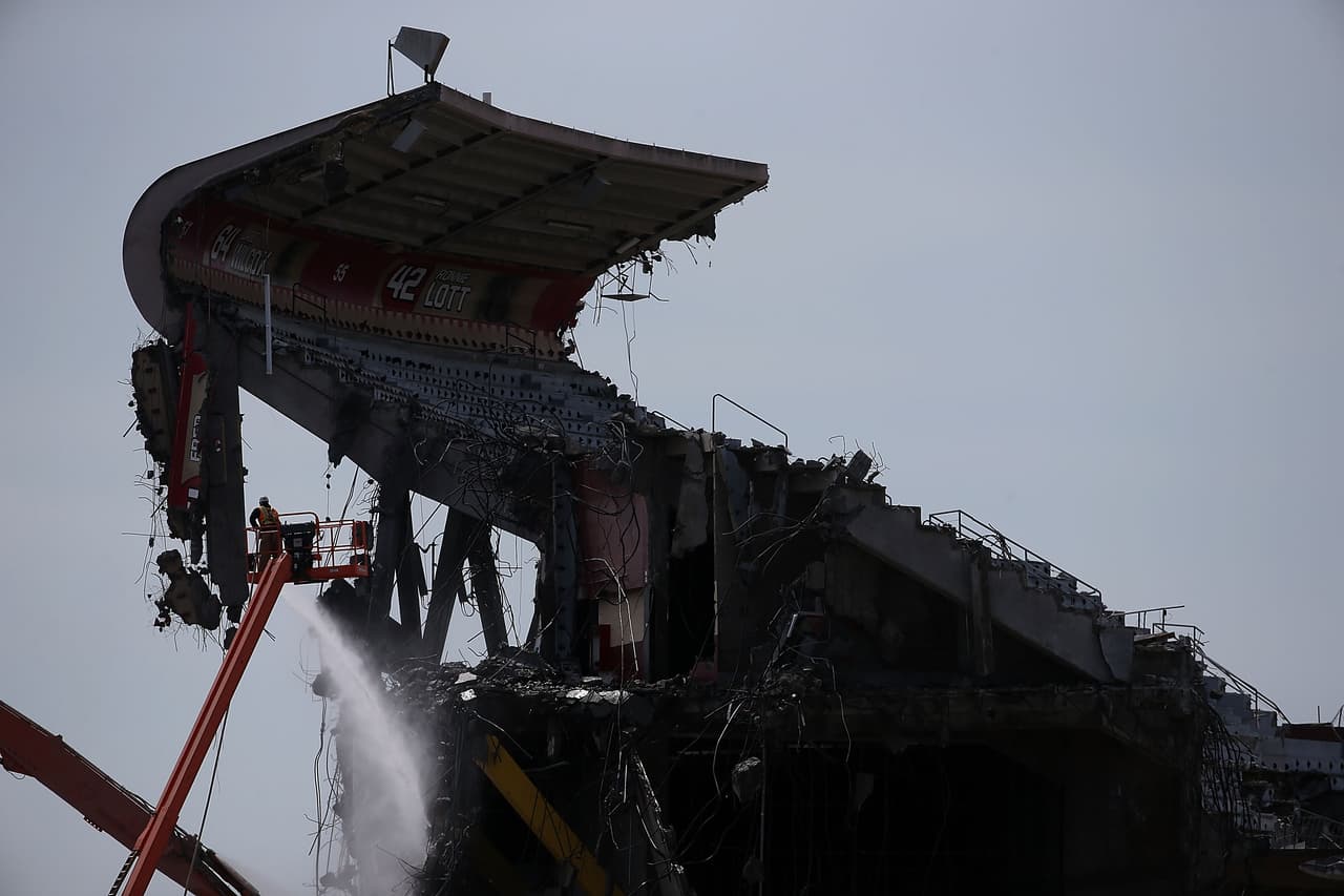 La demolición de la excasa de los Gigantes y los 49ers de San Francisco llegó a su fase final.