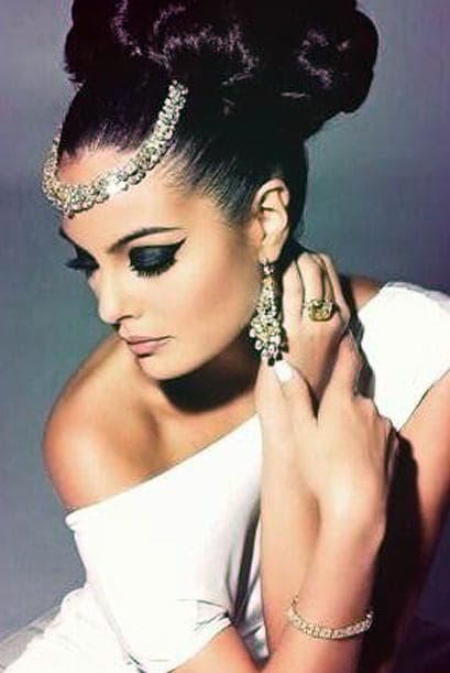 Ximena tiene una cara perfecta y sabe sacarse partido.