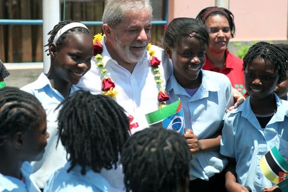 La primera generación cuenta con unos 600 alumnos distribuidos en tres ciudades: Maputo, Beira (centro) y Lichinga (norte). El programa debe luego extenderse para incluir a más de 7 mil alumnos en nueve ciudades del país.