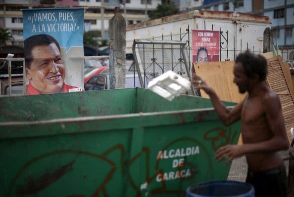 Establece también una fórmula donde los votos del campo valen más que los de la ciudad. Así, un diputado del despoblado estado de Amazonas requiere sólo 20 mil votos para elegirse, pero el que se postule por el rico estado de Zula necesita 400 mil.