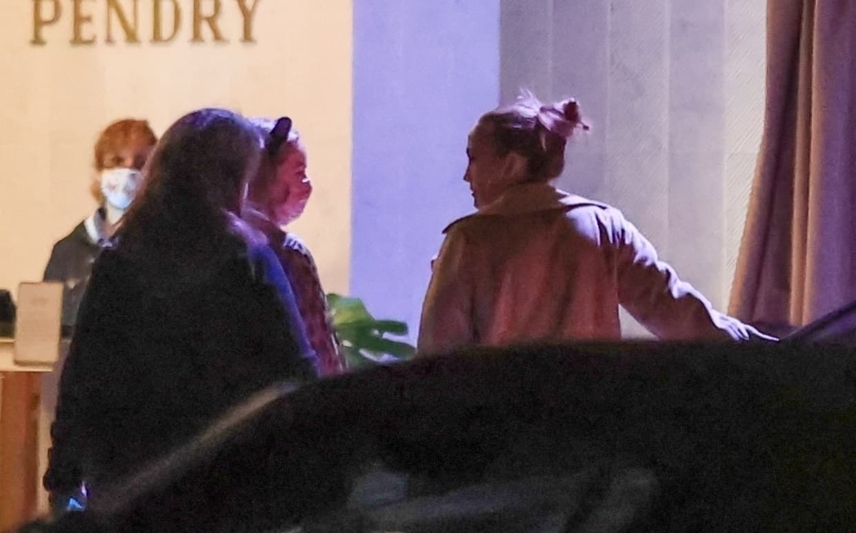 Una fuente cercana a la pareja dijo a People que están haciendo 
<b>planes para pasar las vacaciones de verano juntos</b>.
<br>