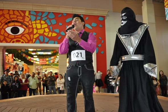 Luego cuatro audiciones en diferentes lugares de la ciudad, se han seleccionado a siete semifinalistas. ¡Disfruta de la final de este certamen de canto!