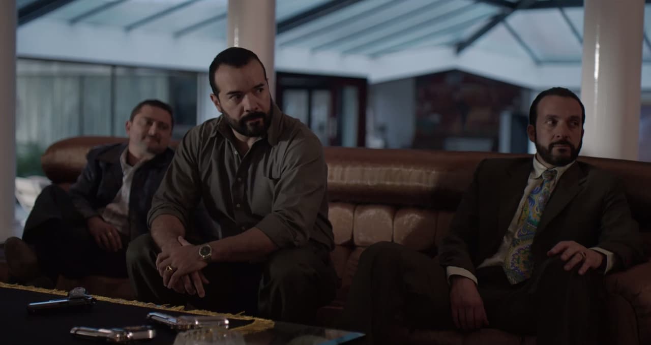 But he not only wanted to own Nuevo Laredo, he also had unfinished business with ‘El Chente’ and he was ready to settle them. He told the members of ‘La Federación’ that all dealings with ‘El Chente’ were over. He was now to be their enemy.