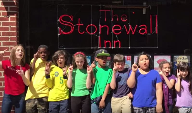 Chicos de una escuela primaria de NYC impulsan  el estudio sobre los  derechos de la comunidad LGBT