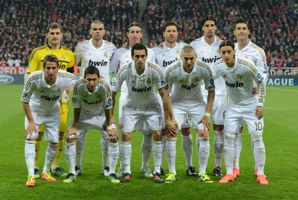 3. REAL MADRID- La marca del equipo madrileño tuvo una pérdida de valor del 7%, haciendo que bajara al tercer peldaño. En este 2012 la marca vale $600 millones.