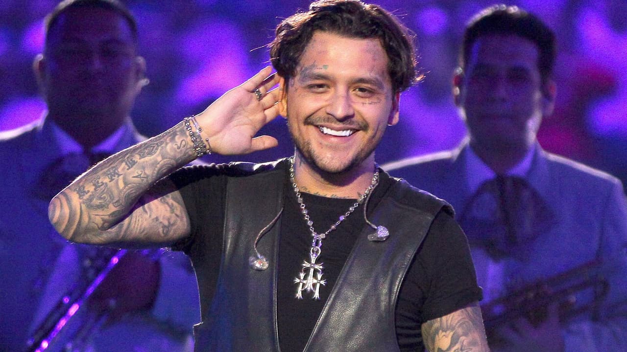 Christian Nodal “encendió el hate” por un comentario en redes, ¿se burló de Cazzu?