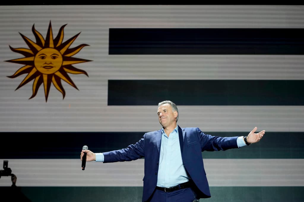 Elecciones en Uruguay: la izquierda lidera la votación pero no asegura la victoria; habrá segunda vuelta el 24 de noviembre