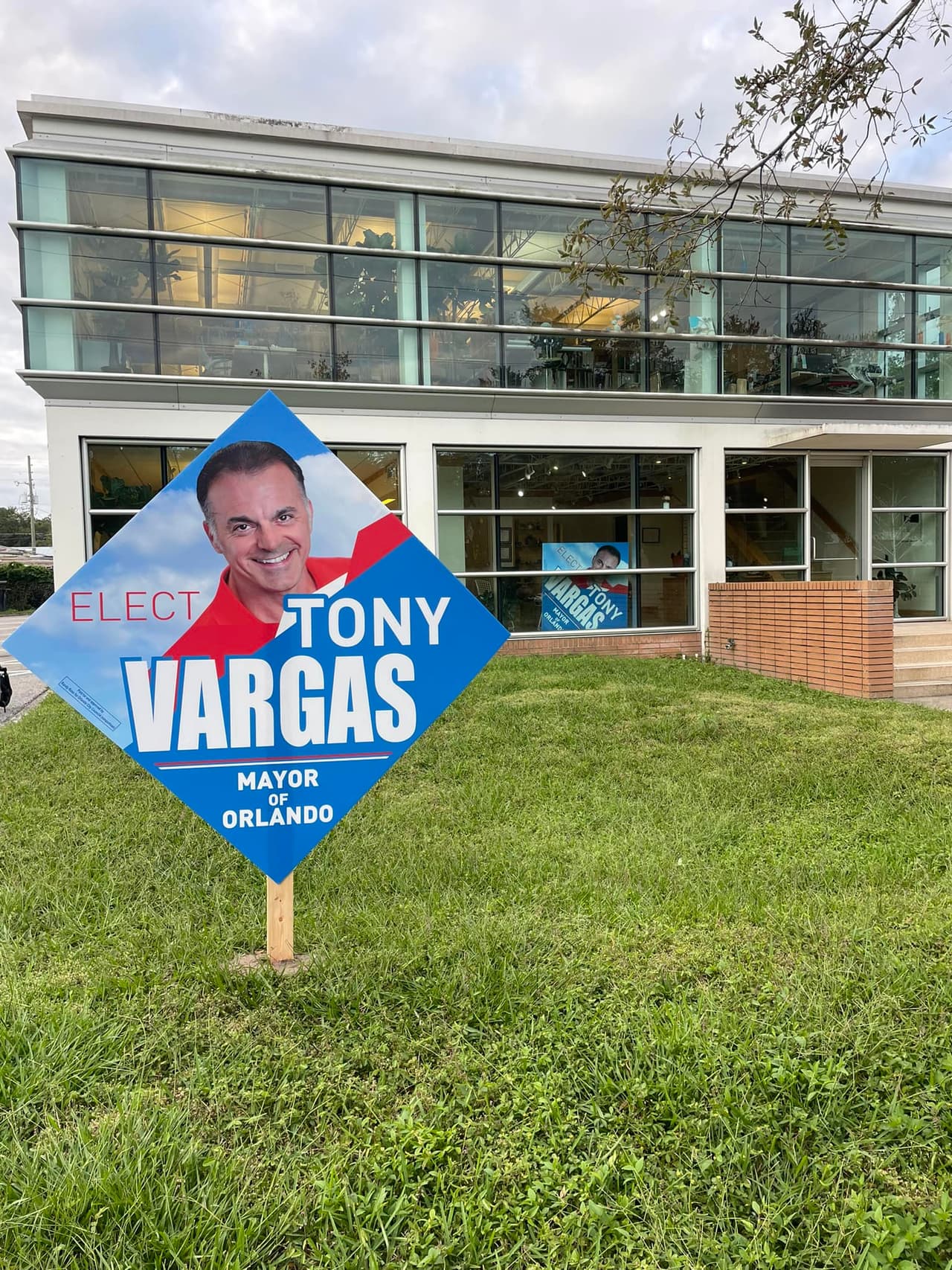 Conoce más sobre Vargas y sus propuestas, 
<b><a href="https://vargasfororlando.com/" target="_blank">aquí</a></b>.