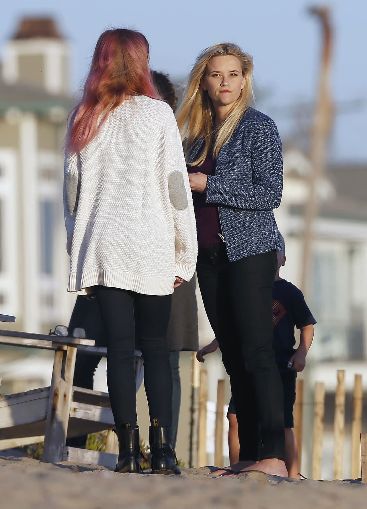 La actriz llevó a sus pequeños a disfrutar de la arena y el mar.