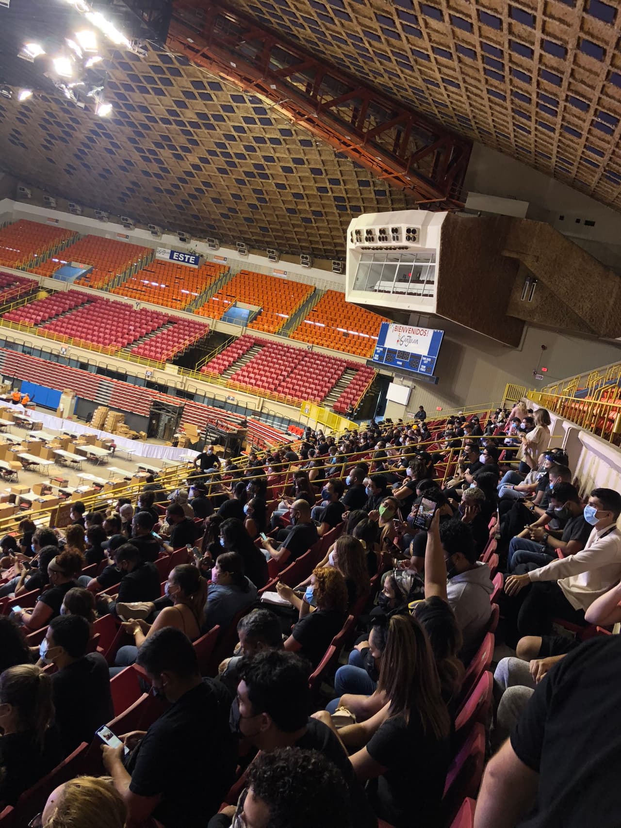 "Somos más y no tenemos miedo.. HAREMOS HISTORIA @manuelnatal que honor ser parte de este movimiento", escribió una de las voluntarias en su cuenta de Twitter.