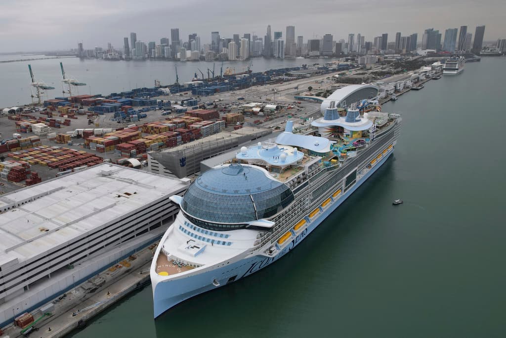 El crucero, que tardó 900 días en ser construido, saldrá del Puerto de Miami el sábado.