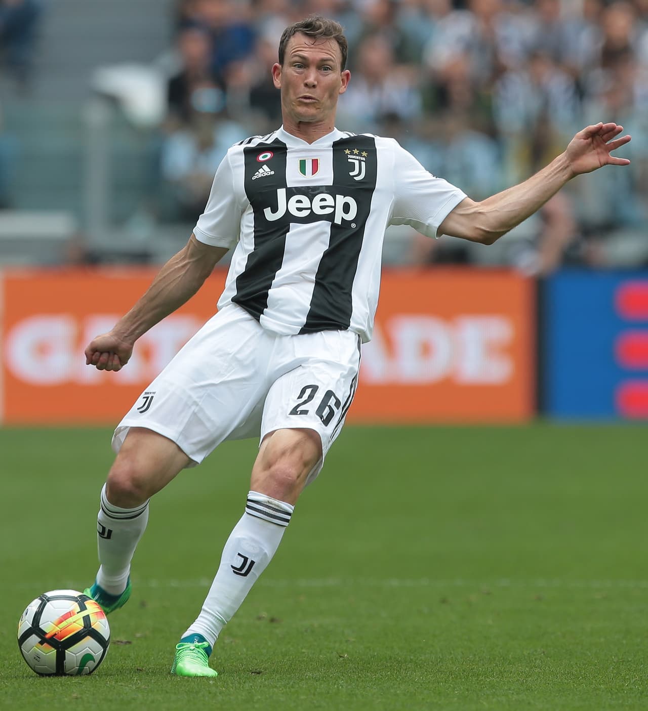 El suizo Stephan Lichtsteiner estaría muy cerca de ser nuevo jugador del Arsenal, con el que firmará, según medios ingleses, contrato por un año.