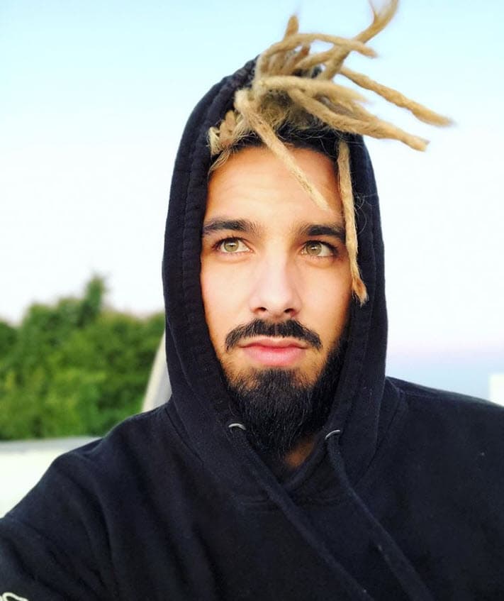 Su primogénito Mauro es producto del primer matrimonio que tuvo la actriz con Osamu Menéndez, con quien estuvo casada de 1993 a 1994.
<br>