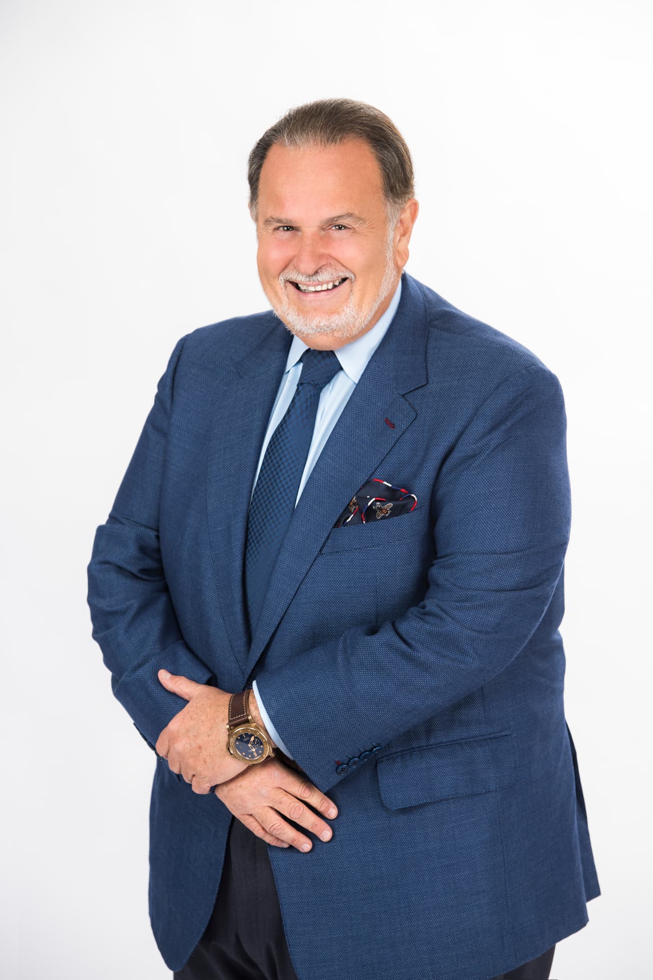 Desde otro punto de la alfombra roja, Raúl de Molina entrevistará a muchas de las celebridades que desfilarán camino a la ceremonia de PLN.