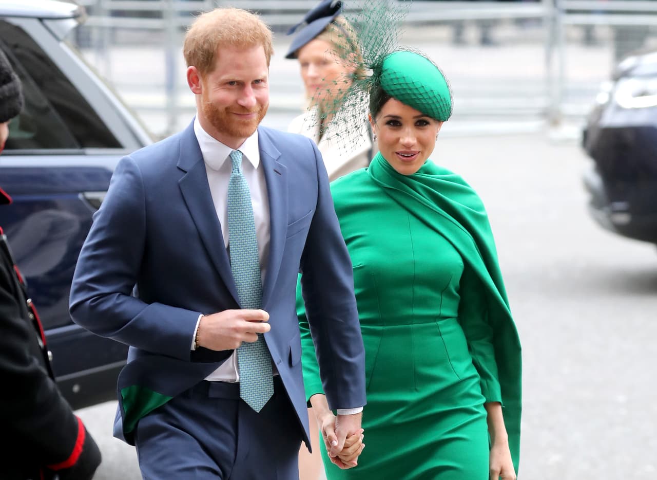 Ya
<b> <a href="https://www.univision.com/famosos/meghan-markle-y-harry-celebran-su-segundo-aniversario-de-bodas-asi-ha-cambiado-su-vida-desde-aquel-dia-fotos" target="_blank">no viven bajo las órdenes</a></b> y reglas de la corona británica, luego de que la reina Isabel les concedió su deseada independencia económica. 
<br>