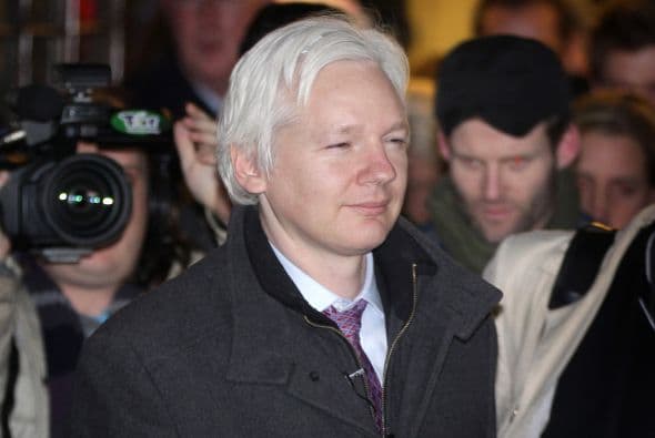 Agosto 16- Ecuador concede asilo diplomático al fundador de Wikileaks, Julian Assange, quien debía ser extraditado desde Londres a Suecia. Entre los argumentos destacó que Estados Unidos, Reino Unido y Suecia “no dieron garantías necesarias” para evitar una persecución política.