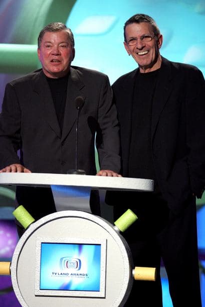 Leonard, aquí con William Shatner, ya había dejado de fumar hace unos 30 años, pero las consecuencias fueron devastadoras.