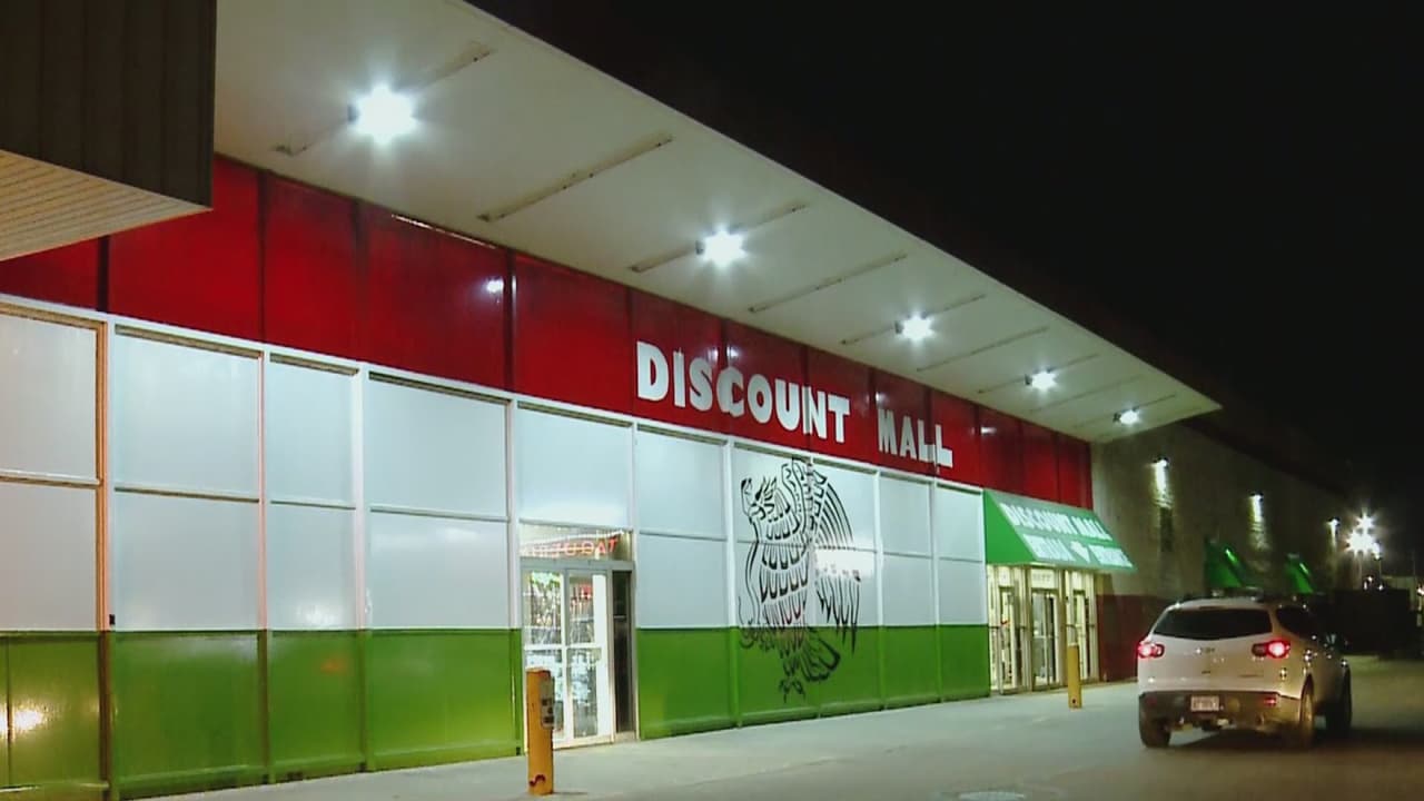 Confirman la venta del popular Discount Mall en La Villita y esto dicen comerciantes
