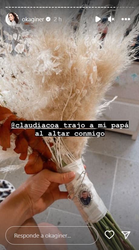 En su ramo de novia, Giner colocó la fotografía de su papá, Willie, que falleció en diciembre de 2019 a los 61 años de edad.
<br>