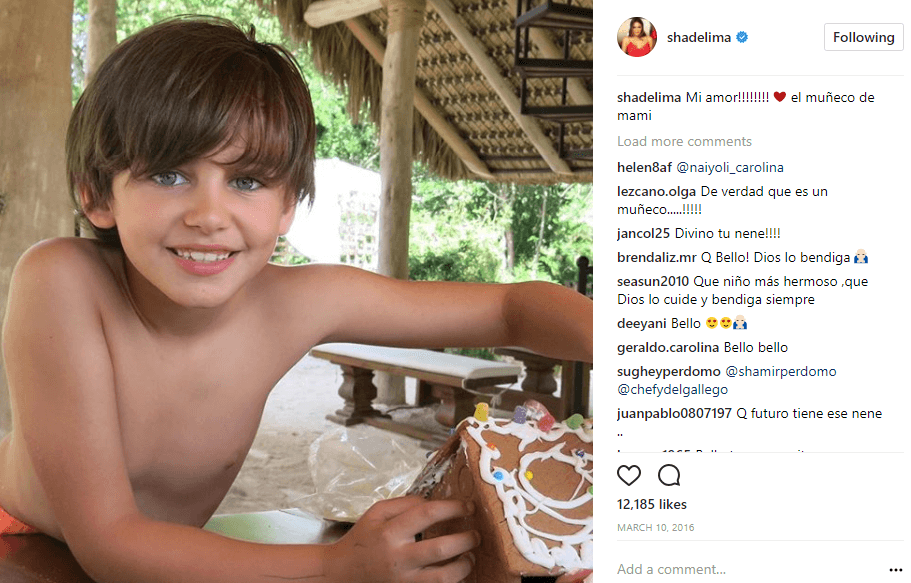 Como en esta imagen donde Shannon acompañó la publicación con el mensaje: "¡Mi amor! ❤️️ El muñeco de mami".