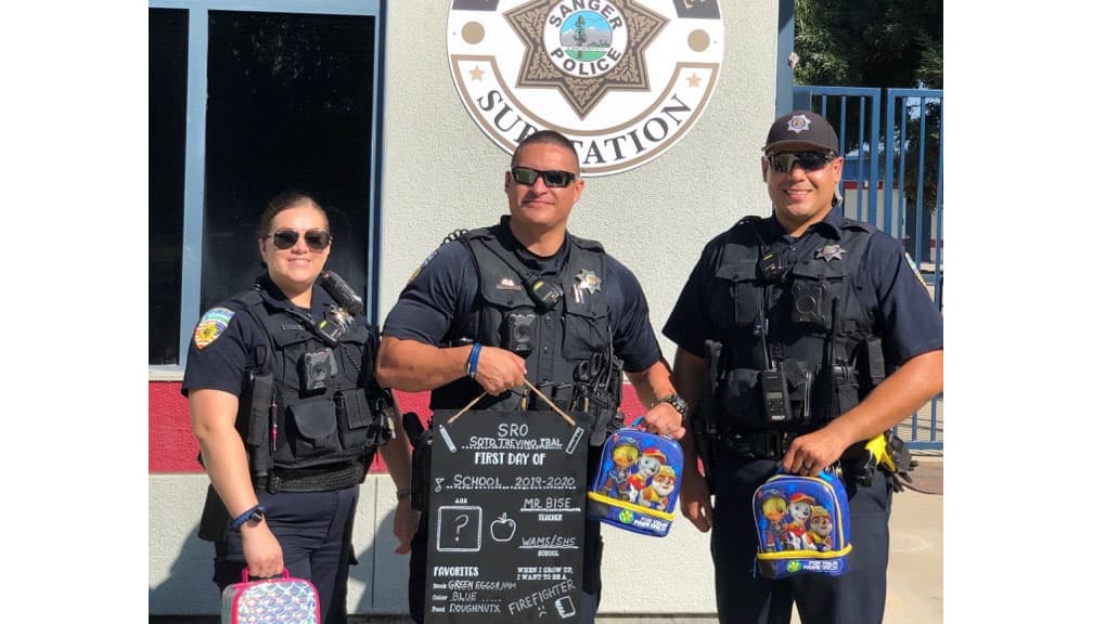 Oficiales de policía del Valle Central también vuelven a clases