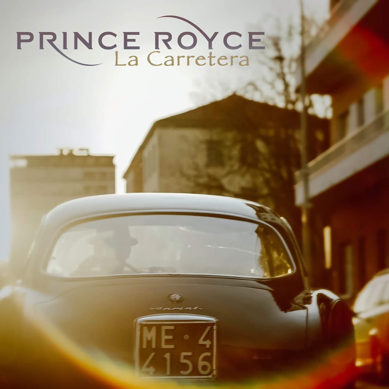 Prince Royce también tiene otro tema nominado a Canción del Año Tropical, se trata de 'La Carretera'.