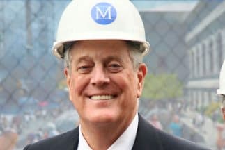 Cómo los millonarios hermanos Koch quieren enamorar a los hispanos