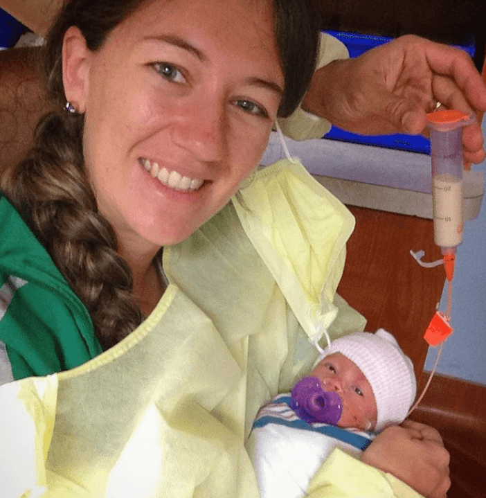 Un #TBT de aquellos largos meses 
<b>alimentando por sonda y viviendo literalmente un día a la vez</b>. Cada vez que algo me agobia, intento recordar aquellos dos meses en #NICU en donde lo único que importaba era que esta pequeñita siguiera respirando solita.