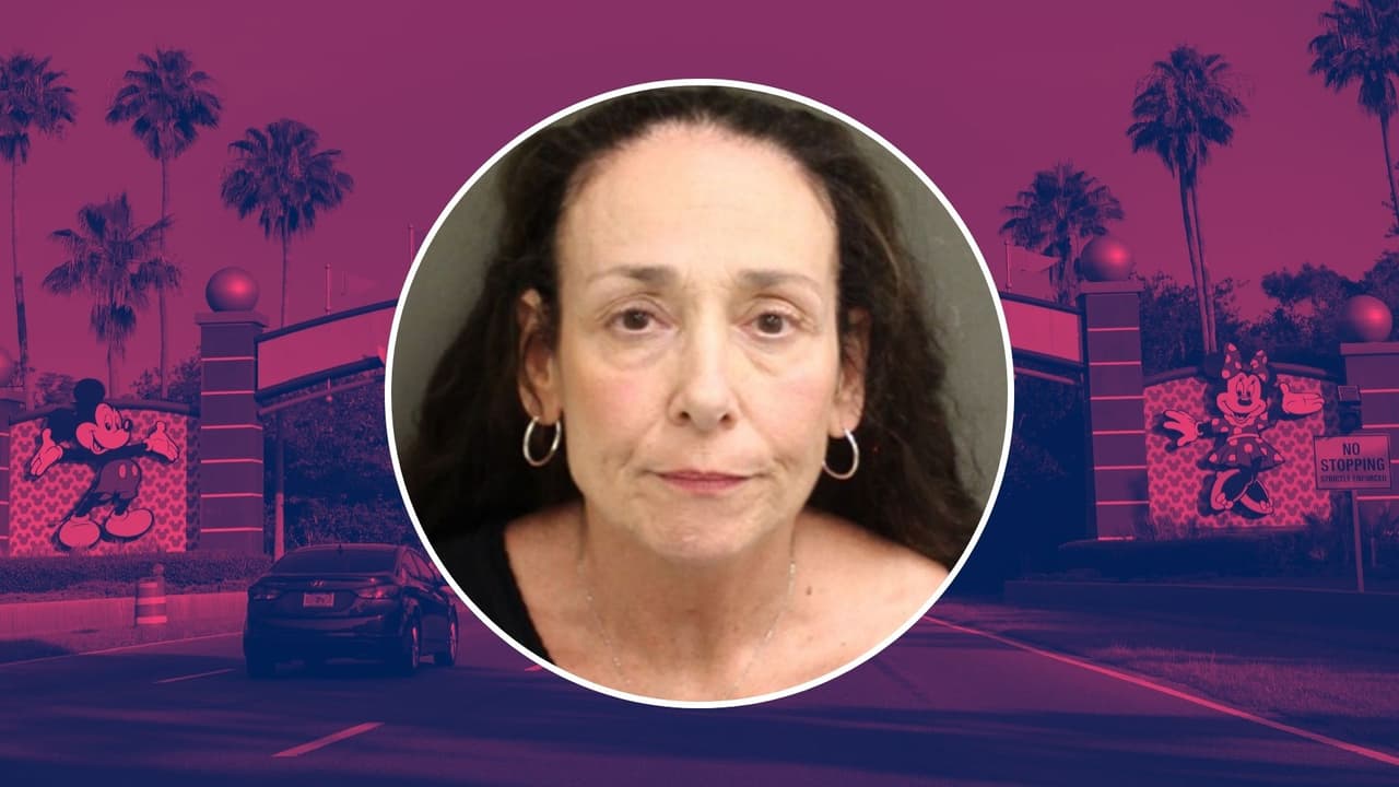 Disney World veta a turista arrestada por agresión contra empleados de restaurante
