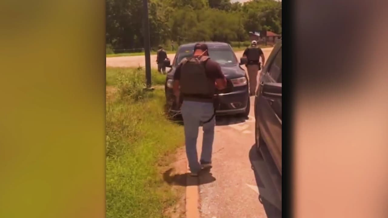 Familia denuncia intimidación de ICE por el tipo de vehículo que conducían en operativo; abogado brinda recomendaciones
