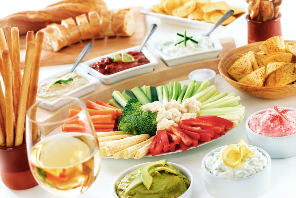 En su día, papá se merece que lo consientan todo el día. Si piensa reunirse toda la familia es mejor que estés preparada; unas botanas en la mesa te salvarán y papá se deleitará el paladar. Te damos algunas recomendaciones.