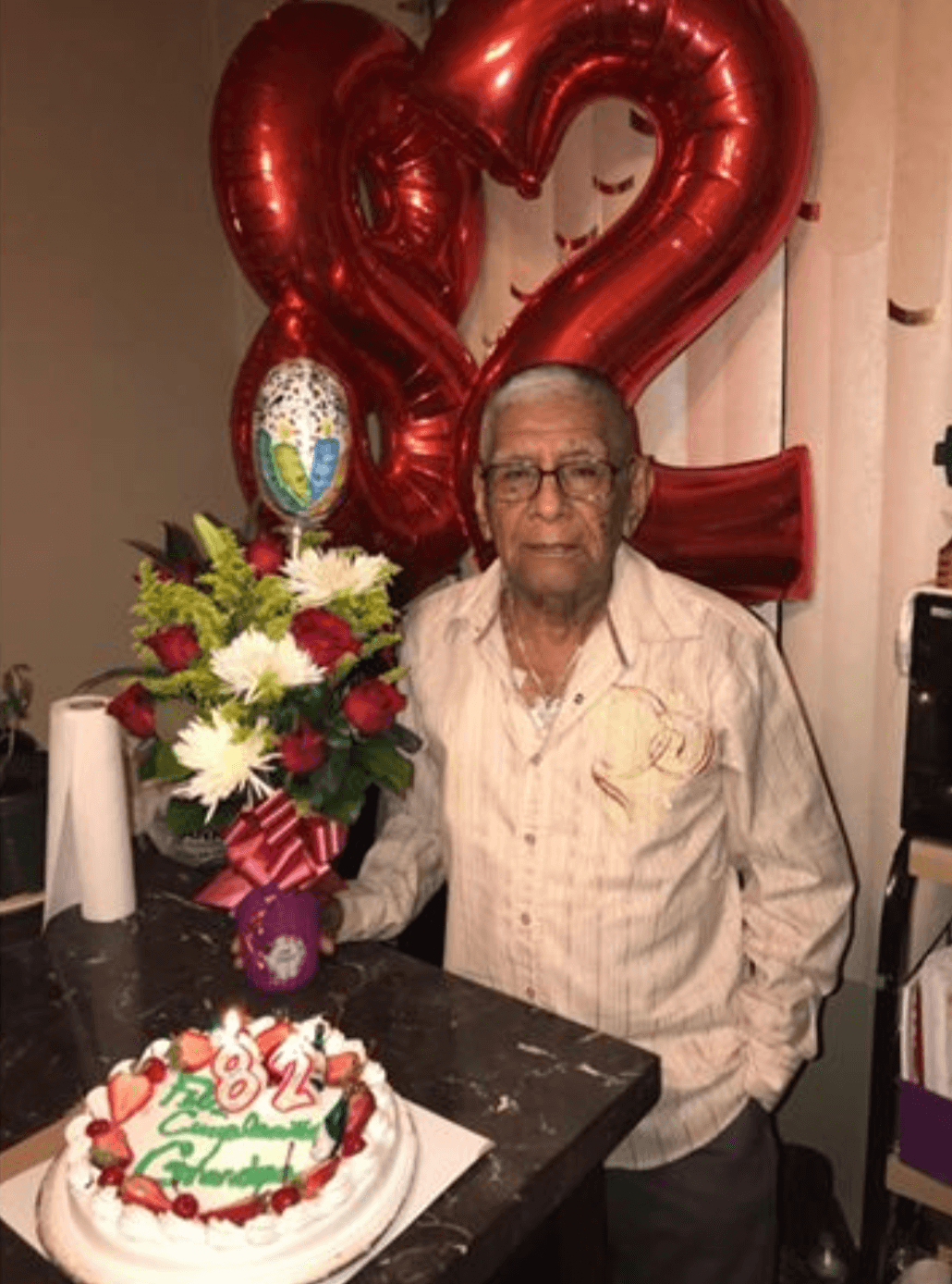 Cleto Estrada falleció el 23 de abril de 2020 debido a COVID-19. Fue ingresado a un hospital local durante 2 semanas. Su familia tenía la esperanza de que se recuperara. Estrada sobrevive a su esposa, 8 hijos, 25 nietos y 24 bisnietos.