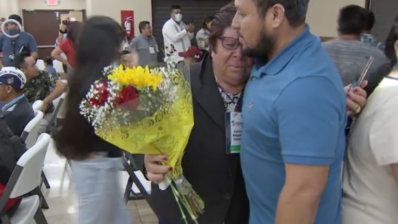 Y se espera que esta no sea la última vez que se les permite viajar para reunirse con sus familias.