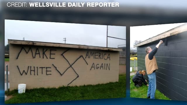 Grafitti con una esvástica y el mensaje "Make America White Again" ("Haz América blanca de nuevo") aparecieron en un muro en Wellsville, Nueva York el 9 de noviembre. La policía lo declaró "un episodio aislado". Wellsville es una localidad que se encuentra en el condado de Allegany, donde, 
<a href="http://buffalonews.com/2016/11/09/disturbing-acts-in-wellsville-at-canisius-college-follow-election-day/">según The Buffalo News</a>, un 61% de los votantes optó por Donald Trump. 
<a href="http://wivb.com/2016/11/10/wellsville-police-looking-for-person-who-painted-swastika-racist-message-at-quackenbush-field/">Reportado por Wivb</a>.