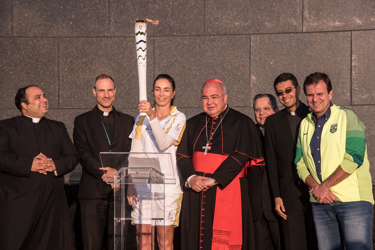 La carrera final de la antorcha, que inicio su camino en Atenas, comenzó desde muy temprano en la madrugada.