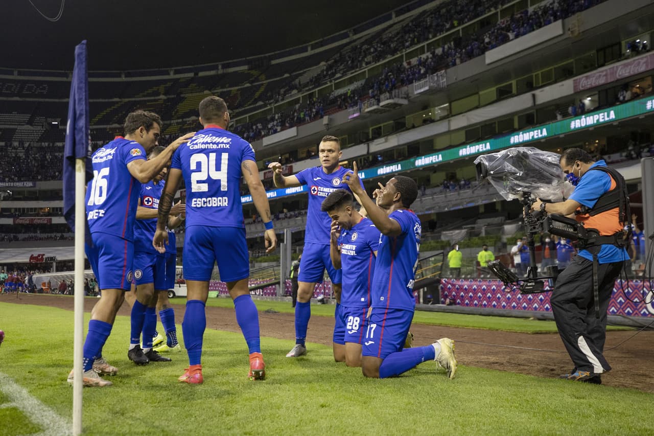 El gol motivaba a un equipo que llega con los fantasmas del pasado, pero la noche parecía contar otra historia.