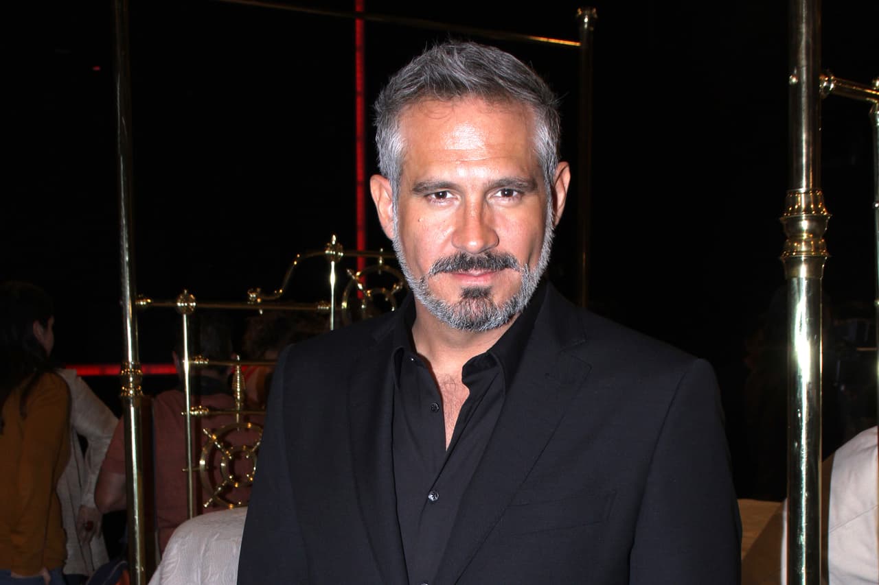 "Mi novia me decía 'ay 
<b><a href="https://www.univision.com/musica/backstreet-boys-viven-de-la-nostalgia-y-ganan-miles-de-dolares" target="_blank">se parece a uno de los Backstreet Boys</a></b>', y yo, 'uta, le gusta uno de los Backstreet Boys', hasta estaba en su 'playlist'", relató.