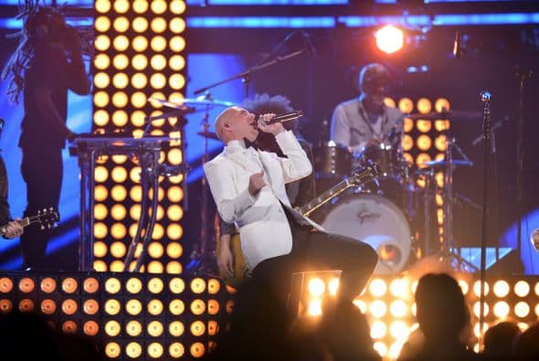 El rapero se unió a Enrique para interpretar "I'm a Freak".