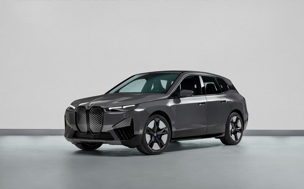 BMW iX Flow Concept