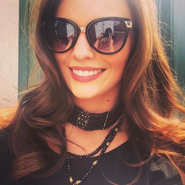 Sus labios no se quedan atrás. ¡Sí... que siga sonriendo!