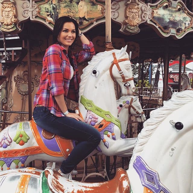 ¡Y qué decir de esa sonrisa! Es encantadora.