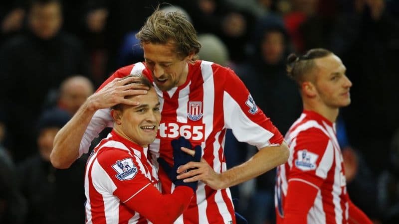 Stoke City | Participan en la Segunda División del balompié inglés. Es uno de los principales rivales de los Wolves y, entre sus filas, militó Michael Owen. ‘Los Potters’, relativo a la industria de la cerámica, han militado en divisiones inferiores.