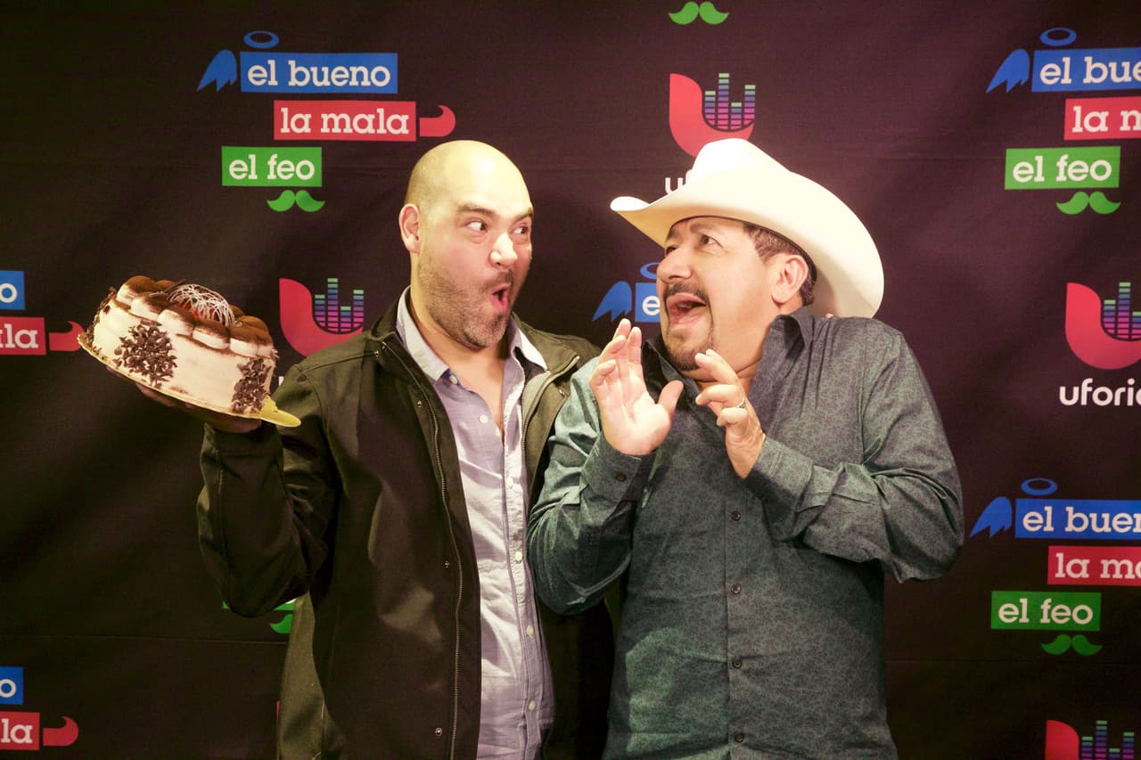 Como siempre El Pelón aprovecho para jugarle una broma al Feo.