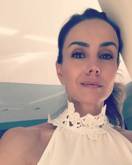 "[...] Entonces, siempre tener que demostrar que no soy una inútil, como que en eso se me iba la vida, en demostrarte que yo no era una inútil, hasta que razonas. Llevo casi 5 años estudiando metfísica y digo: ¿cómo me dejé caer así? Me la creí que era una inútil [...]".