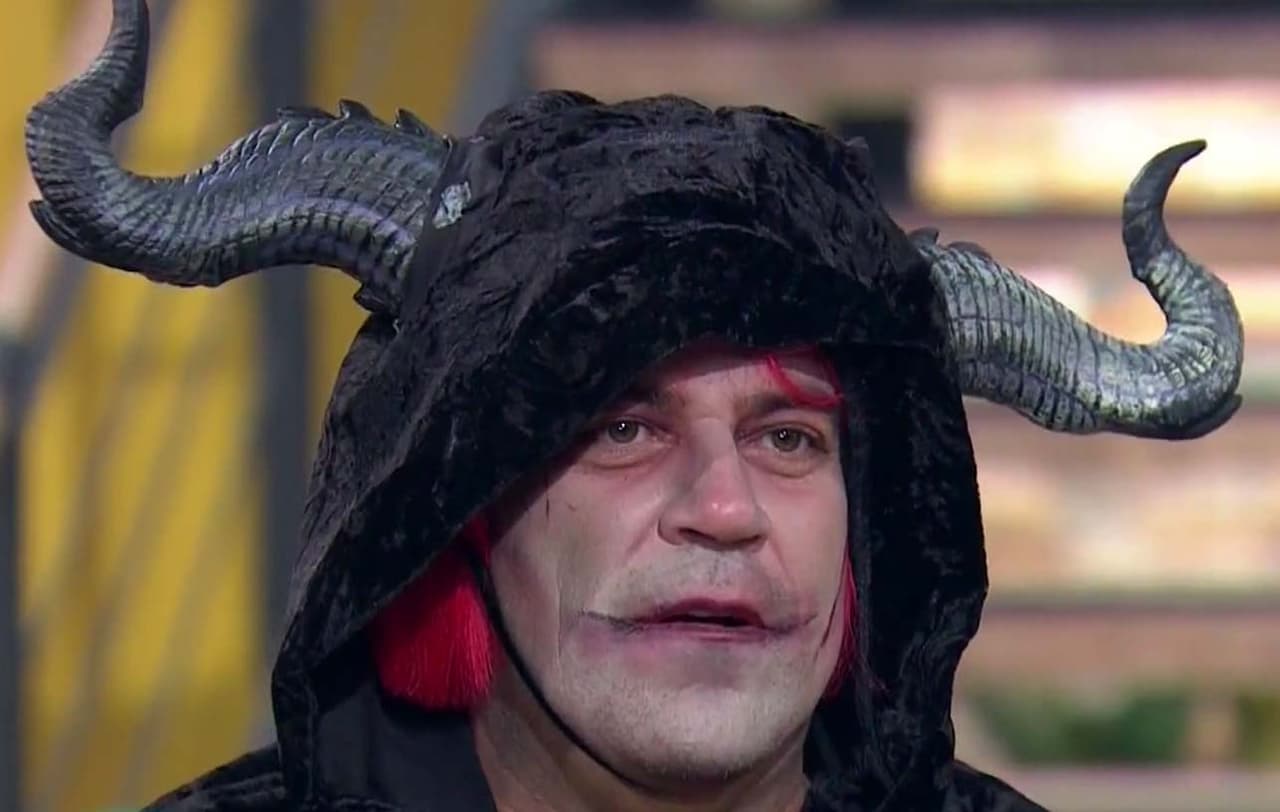 Muy original y terrorífico el disfraz de Jorge el "Burro" Van Rankin.