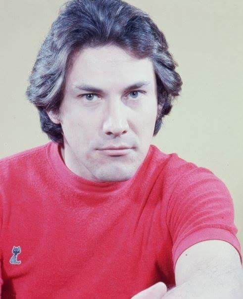 Arnaldo André nació en Paraguay el 12 de noviembre de 1943 y comenzó su carrera en las telenovelas en Argentina. Fue con 'El amor tiene cara de mujer' (1964) que recibió su primera oportunidad en televisión.