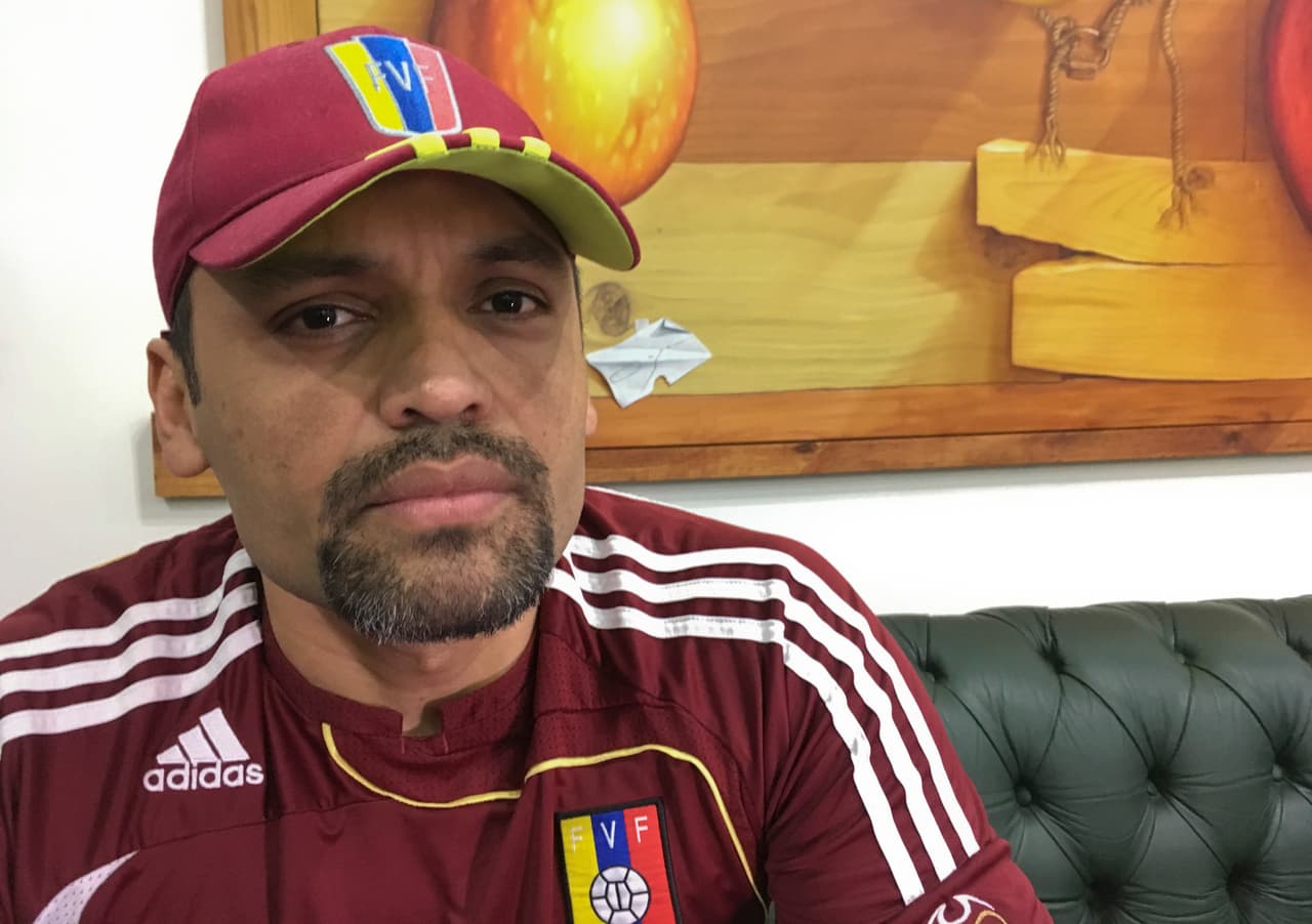 El teniente coronel venezolano Illich Sánchez, parte de un grupo de militares que se rebeló contra el gobierno de Nicolás Maduro y estuvo siete meses en la embajada panameña en Caracas. Foto tomada el 8 de noviembre del 2019 en la embajada panameña en Caracas.