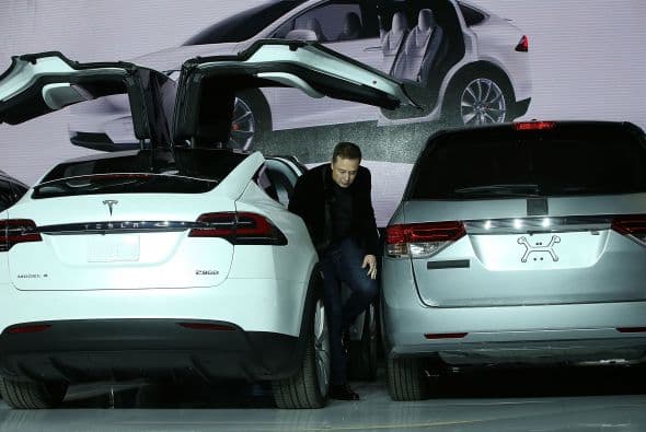 Elon Musk, CEO de Tesla Motors, ha hecho especial énfasis en la seguridad, presentando al Model X como el SUV más seguro, con 5 estrellas obtenidas en todas las categorías.