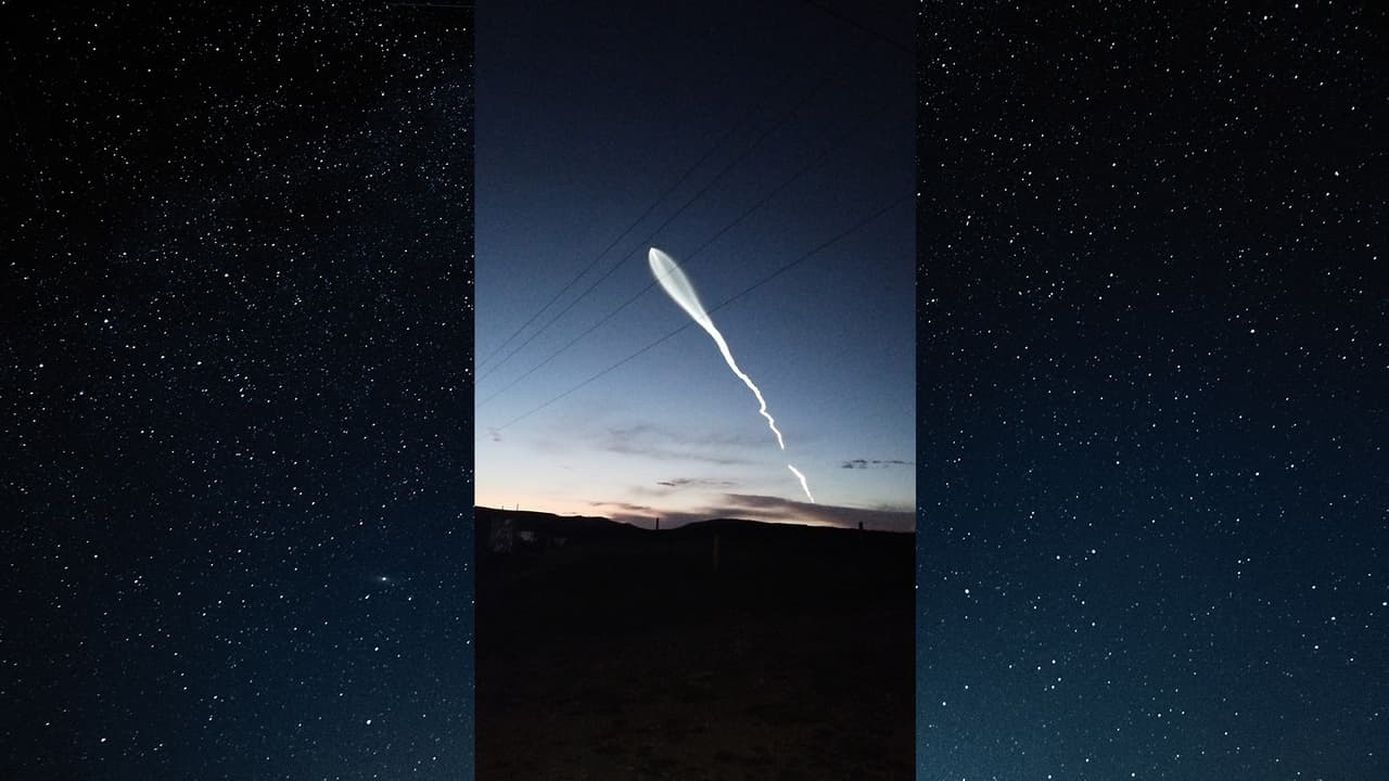 Su trayecto en tierra concluyó cuando aterrizó de manera vertical en una plataforma en el Océano Pacifico.